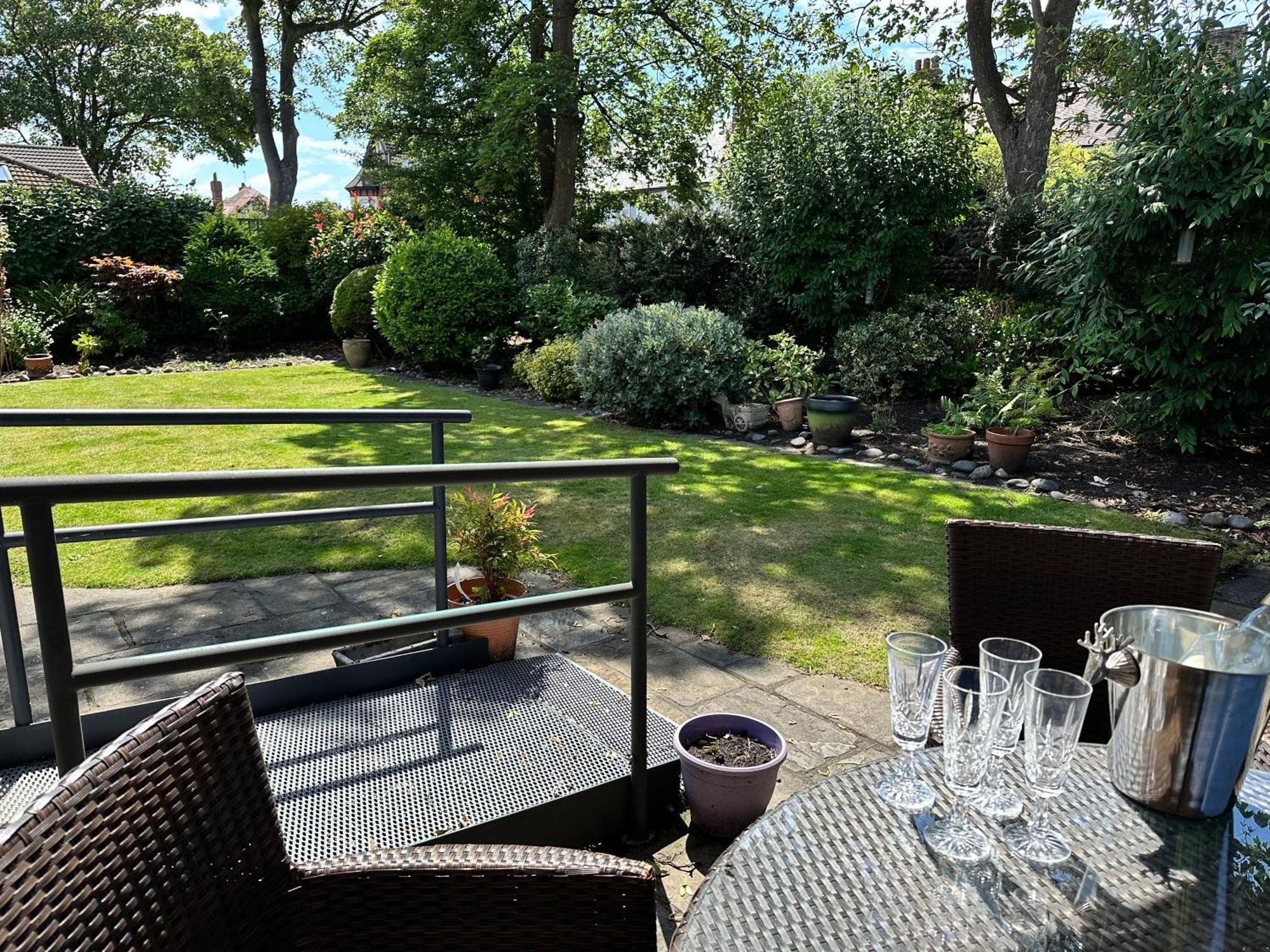 'Sounion' - Fabulous, Spacious Modern House With Large Private Garden In Leafy Lytham Lytham St Annes Esterno foto